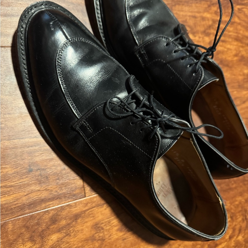 Black Oxford Shoes with Polished Leather and Rounded Toe
